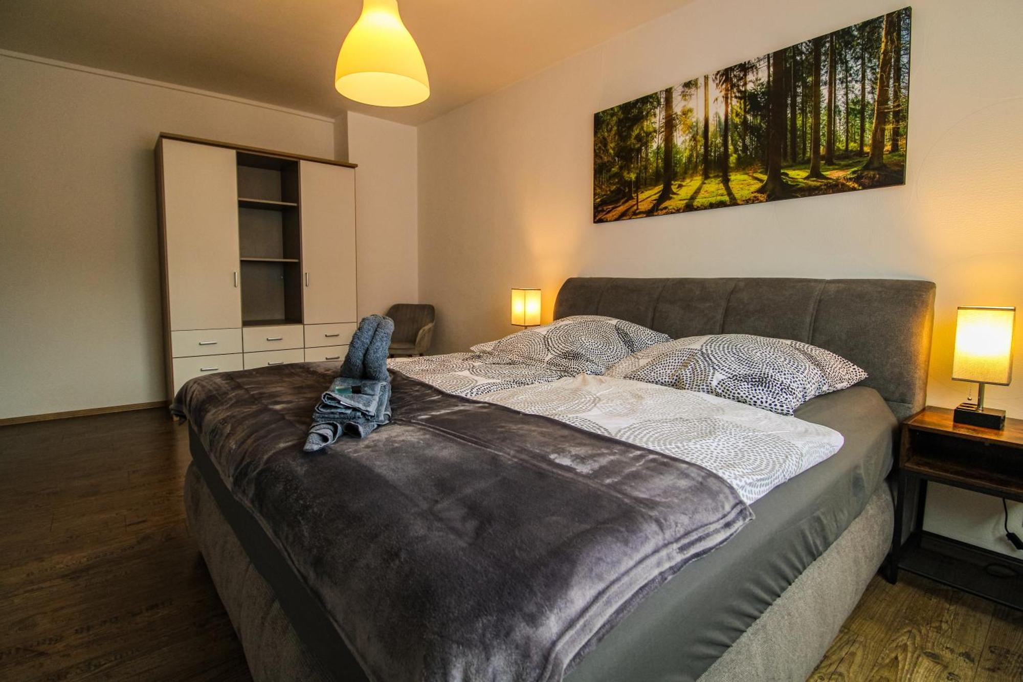 Moderne Fewo Sky Netflix Terrasse Burgblick Boxspringbett Waschtrockner บุลลาย ภายนอก รูปภาพ
