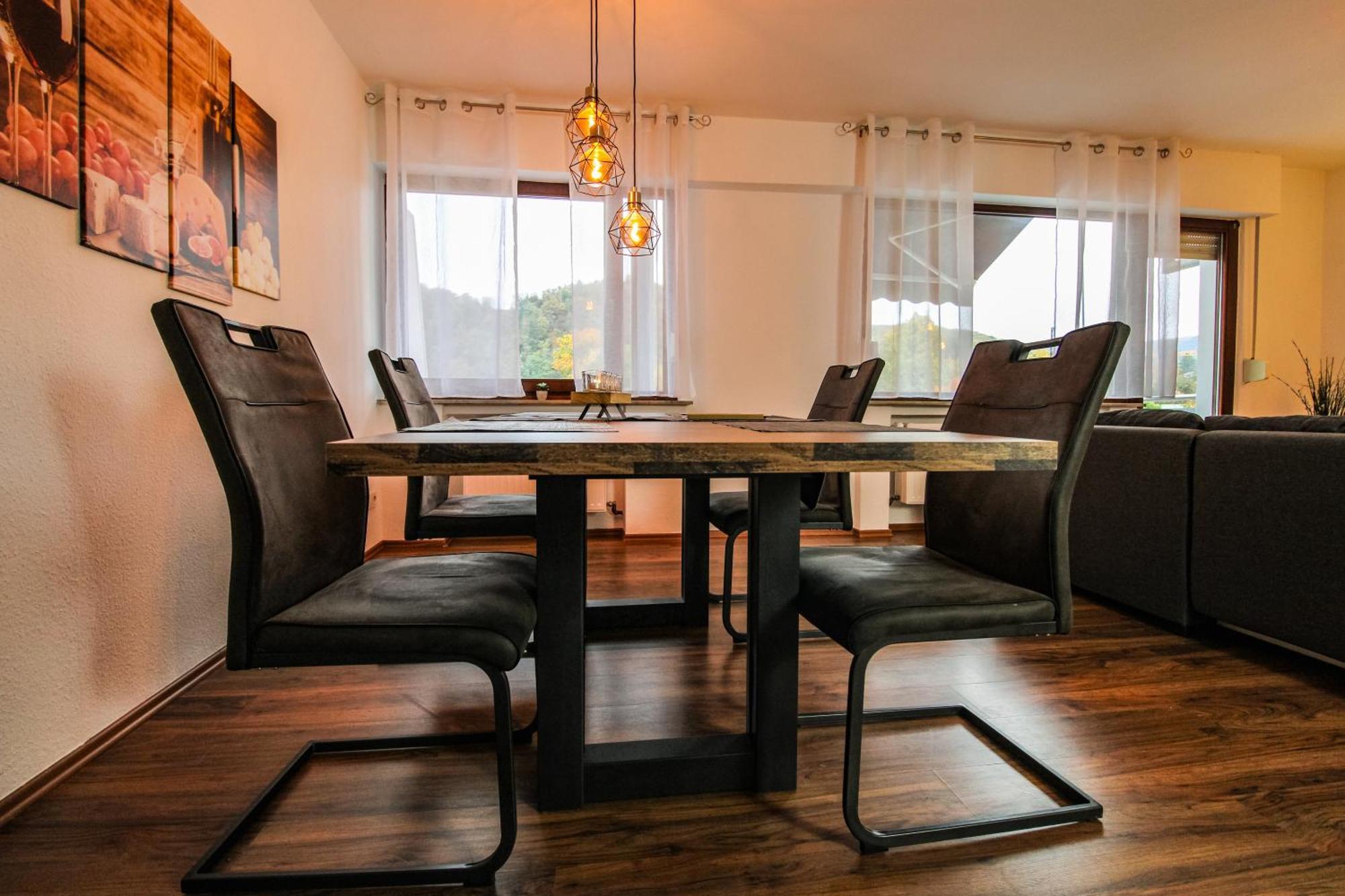 Moderne Fewo Sky Netflix Terrasse Burgblick Boxspringbett Waschtrockner บุลลาย ภายนอก รูปภาพ