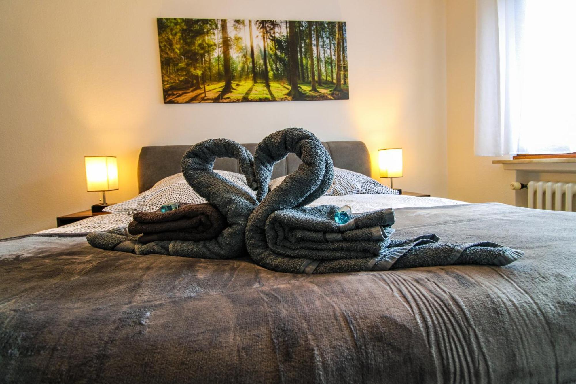 Moderne Fewo Sky Netflix Terrasse Burgblick Boxspringbett Waschtrockner บุลลาย ภายนอก รูปภาพ