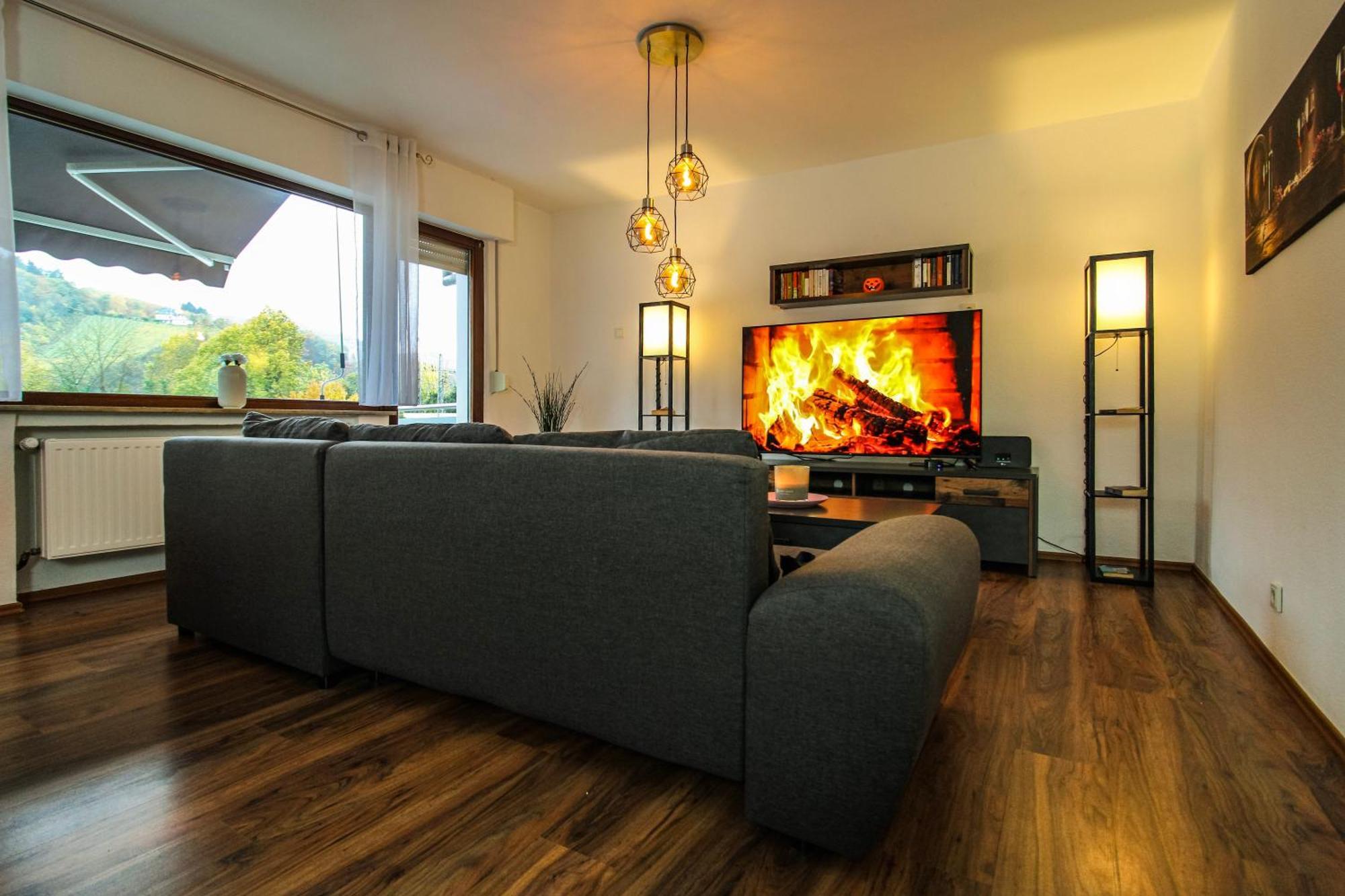 Moderne Fewo Sky Netflix Terrasse Burgblick Boxspringbett Waschtrockner บุลลาย ภายนอก รูปภาพ