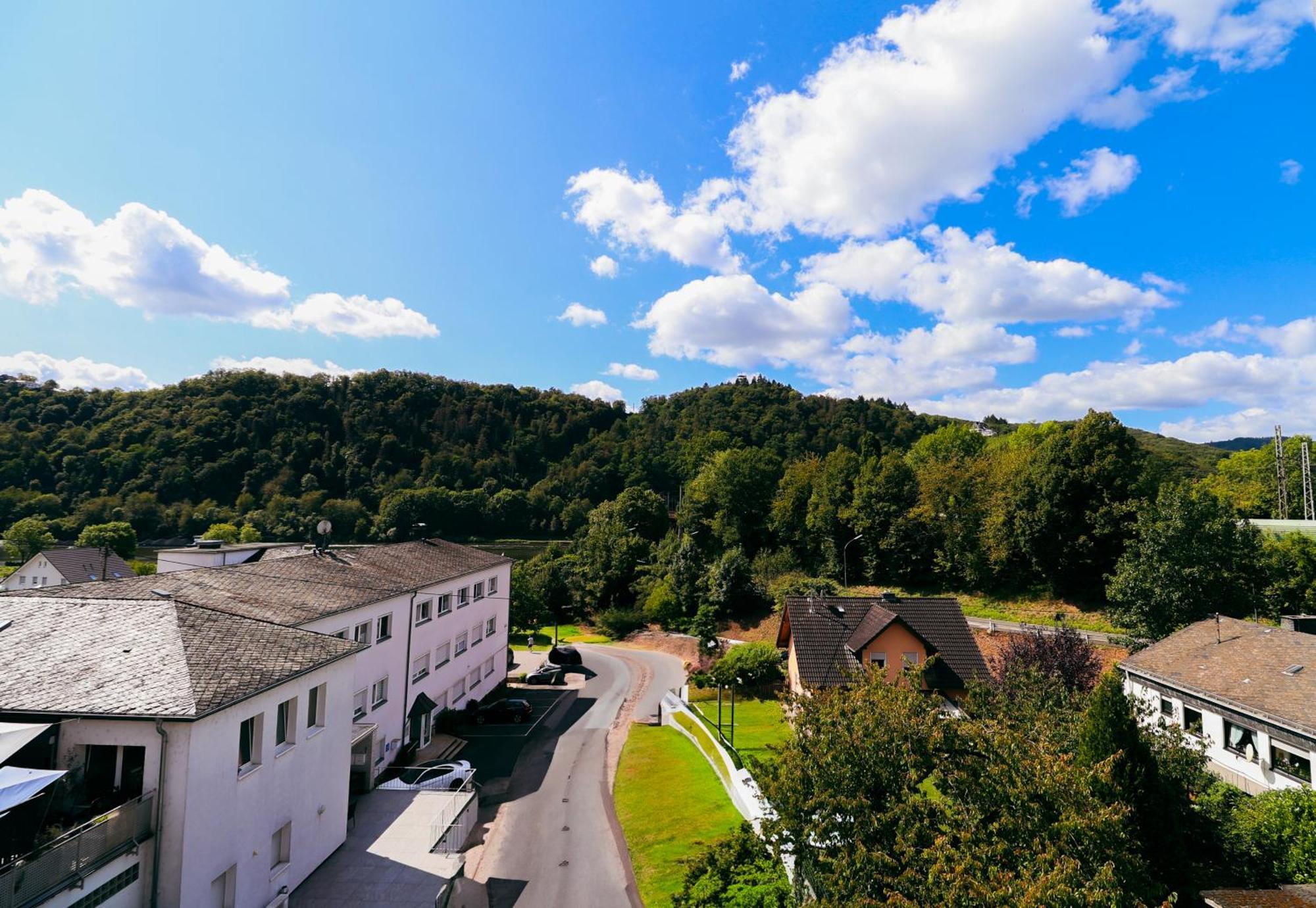 Moderne Fewo Sky Netflix Terrasse Burgblick Boxspringbett Waschtrockner บุลลาย ภายนอก รูปภาพ